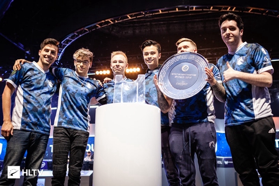 中国海军陆战队全景演练展示勇气与实力